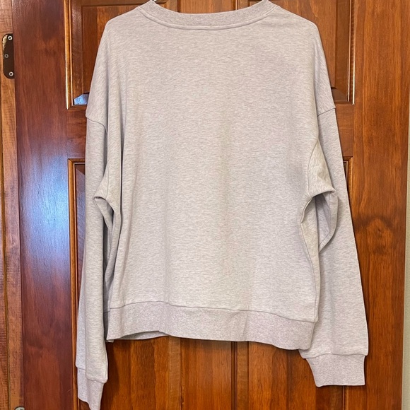 ESSENTIAL SWEATSHIRT - Picture 10 of 11